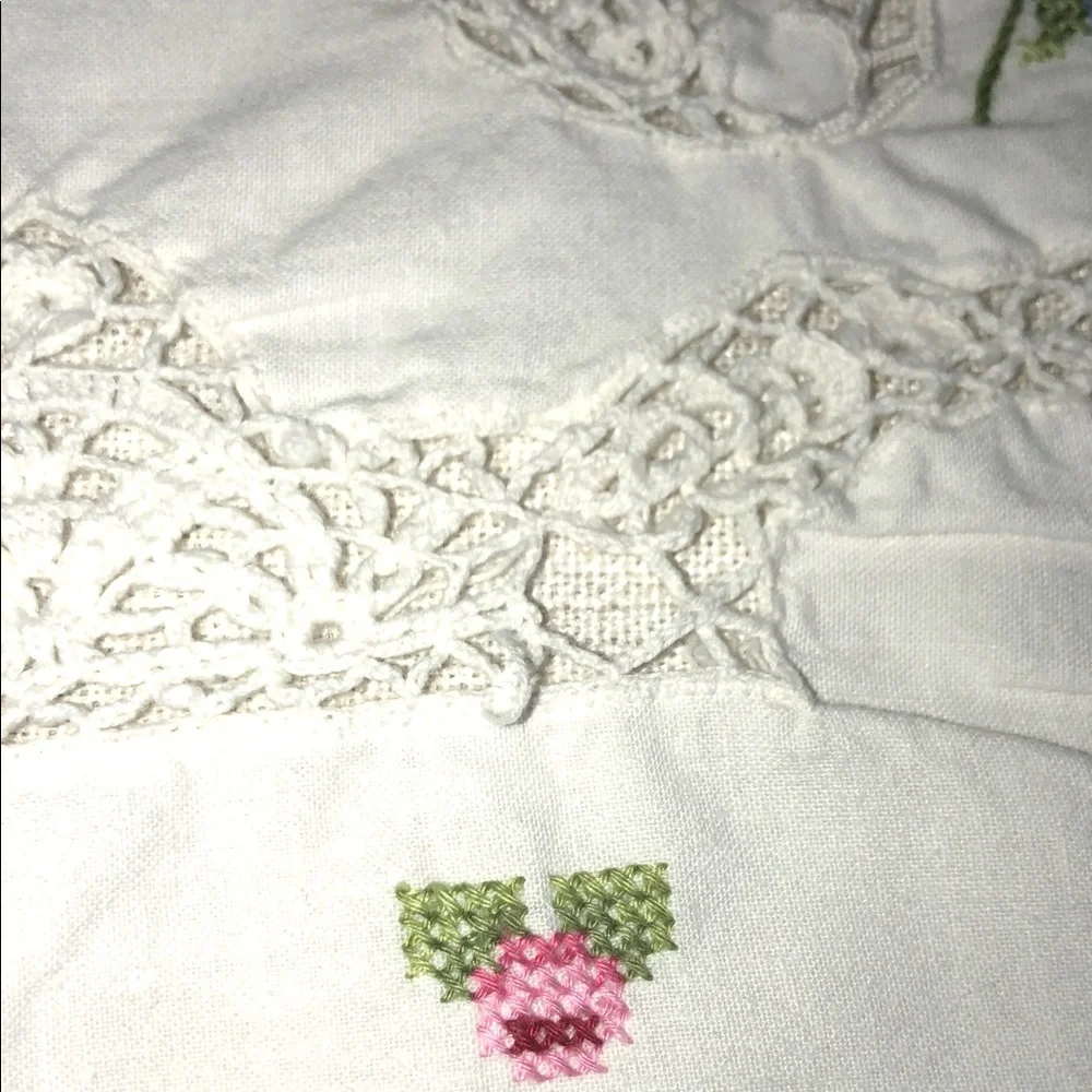 VINTAGE UPCYCLED COTTON TABLECLOTH EMBROIDERY & CROCHET DETAILS